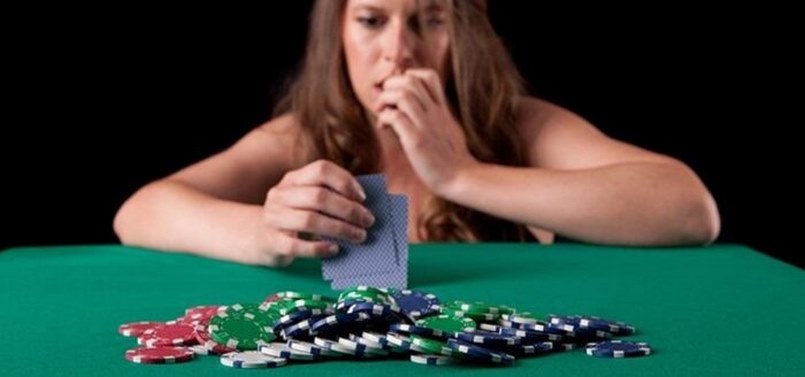 Bluff trong poker là gì - Chiến thuật chơi?